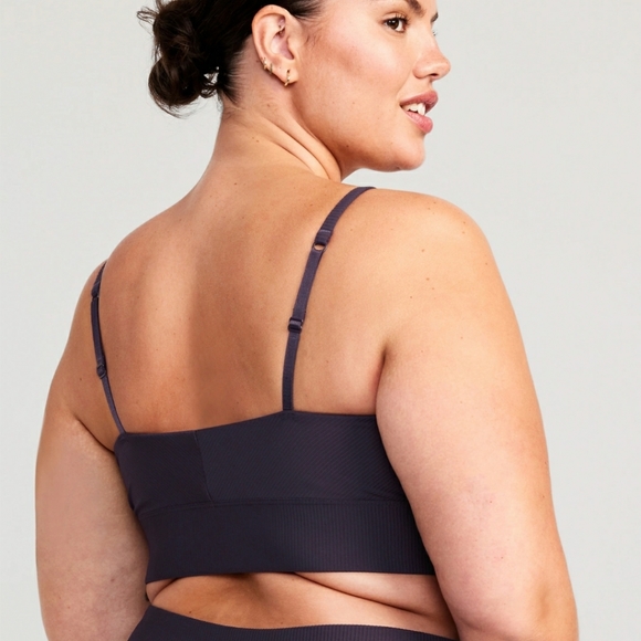 Old Navy Women's Bra in Deep Pink - Picture 10 of 11